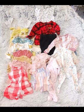 Carter's 27 Piece Girl's Bundle Newborn And 3M 27 Pieces